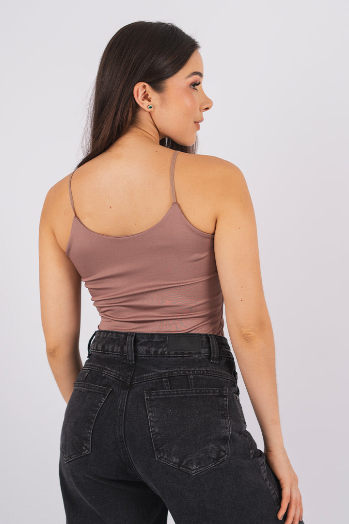 BLUSA ESENCIAL DE TIRAS EN LYCRA