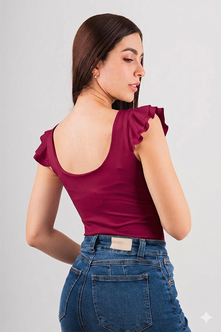 BLUSA ESENCIAL DE ARANDELAS EN LYCRA