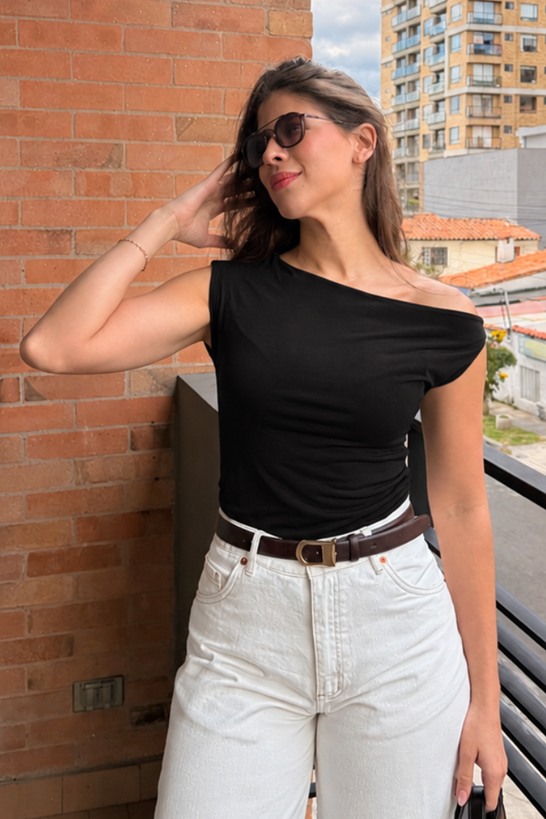 BLUSA LYCRA ASIMÉTRICA