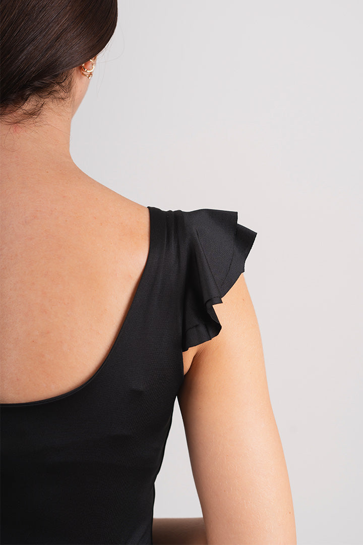 BLUSA ESENCIAL DE ARANDELAS EN LYCRA