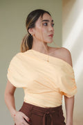 TOP ASIMÉTRICO AMARILLO